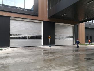 停车行业的门和解决方案