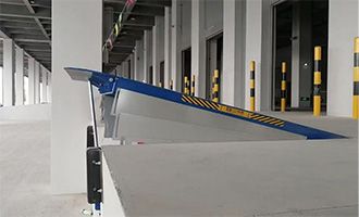 翻板式卸货平台